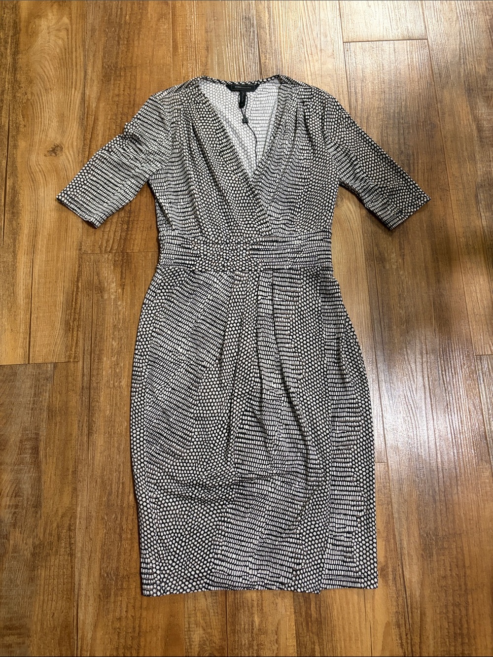 BCBG MAXAZRIA Jenesis V neck short sleeve wrap dress size XS